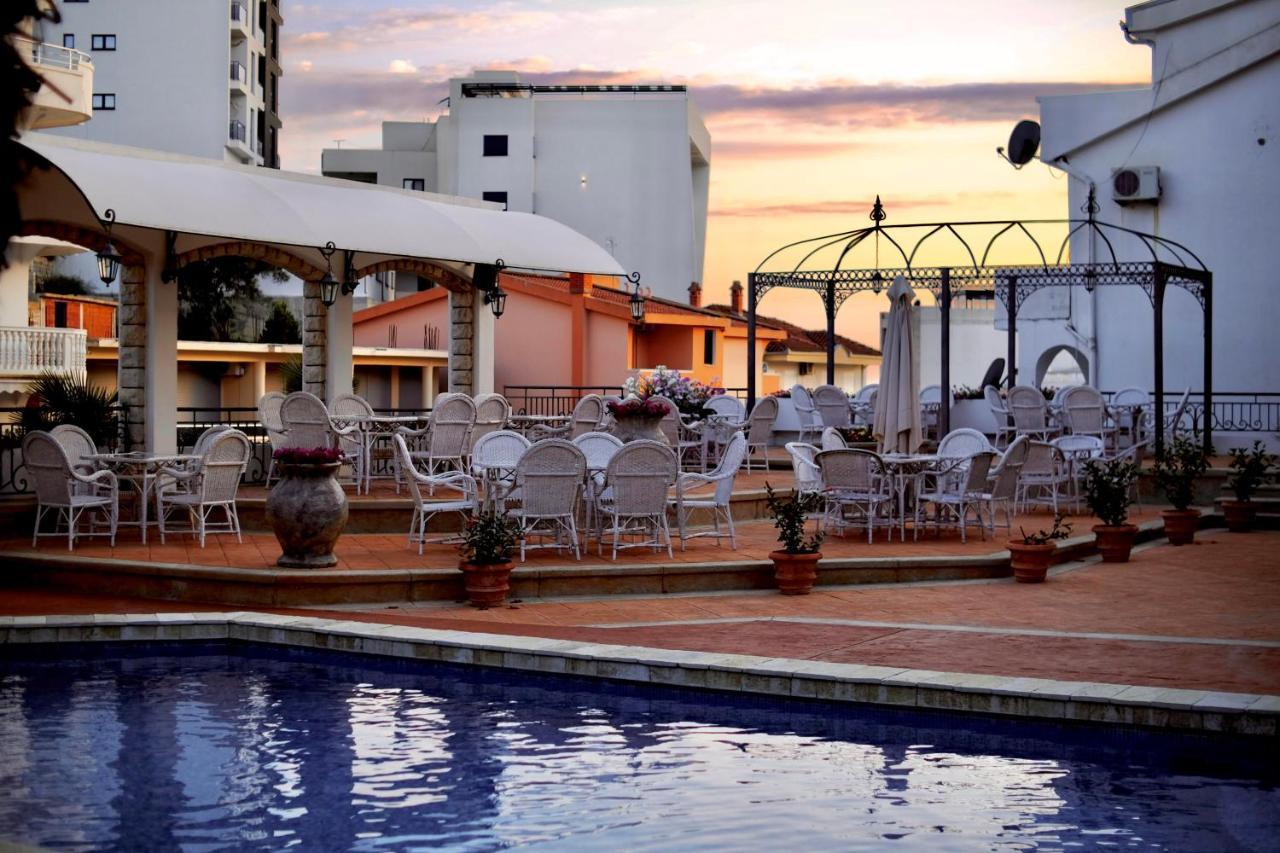 Hotel Kleopatra Улцин Екстериор снимка
