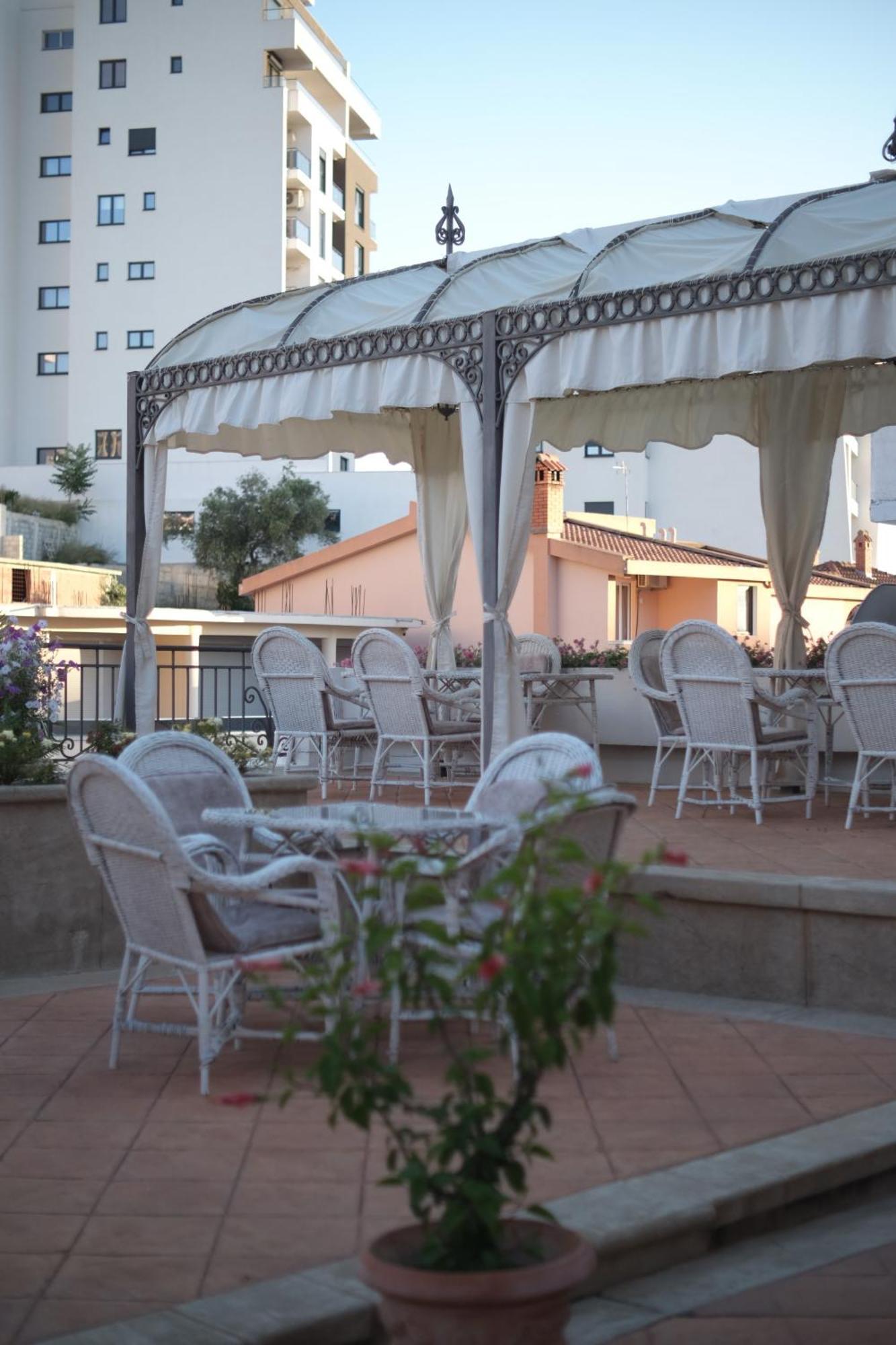 Hotel Kleopatra Улцин Екстериор снимка