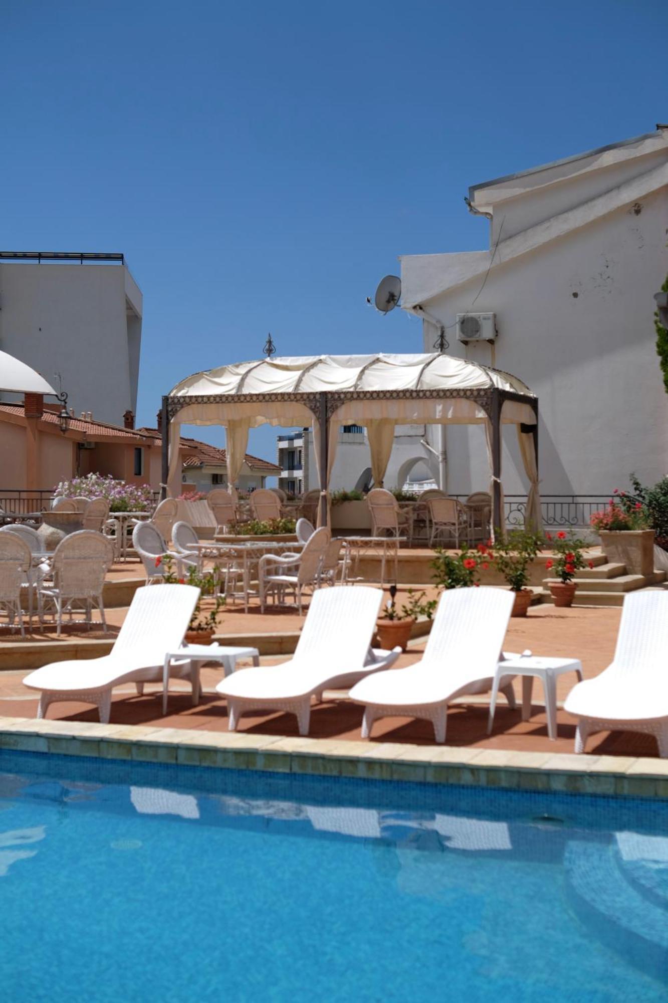 Hotel Kleopatra Улцин Екстериор снимка